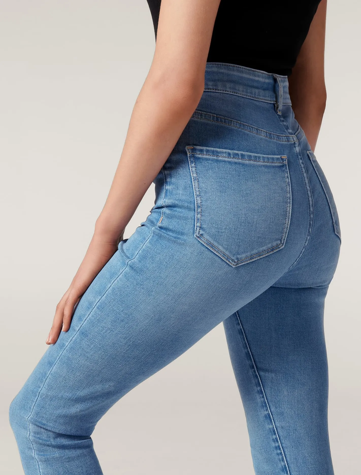 Bella High Rise Sculpting Jean