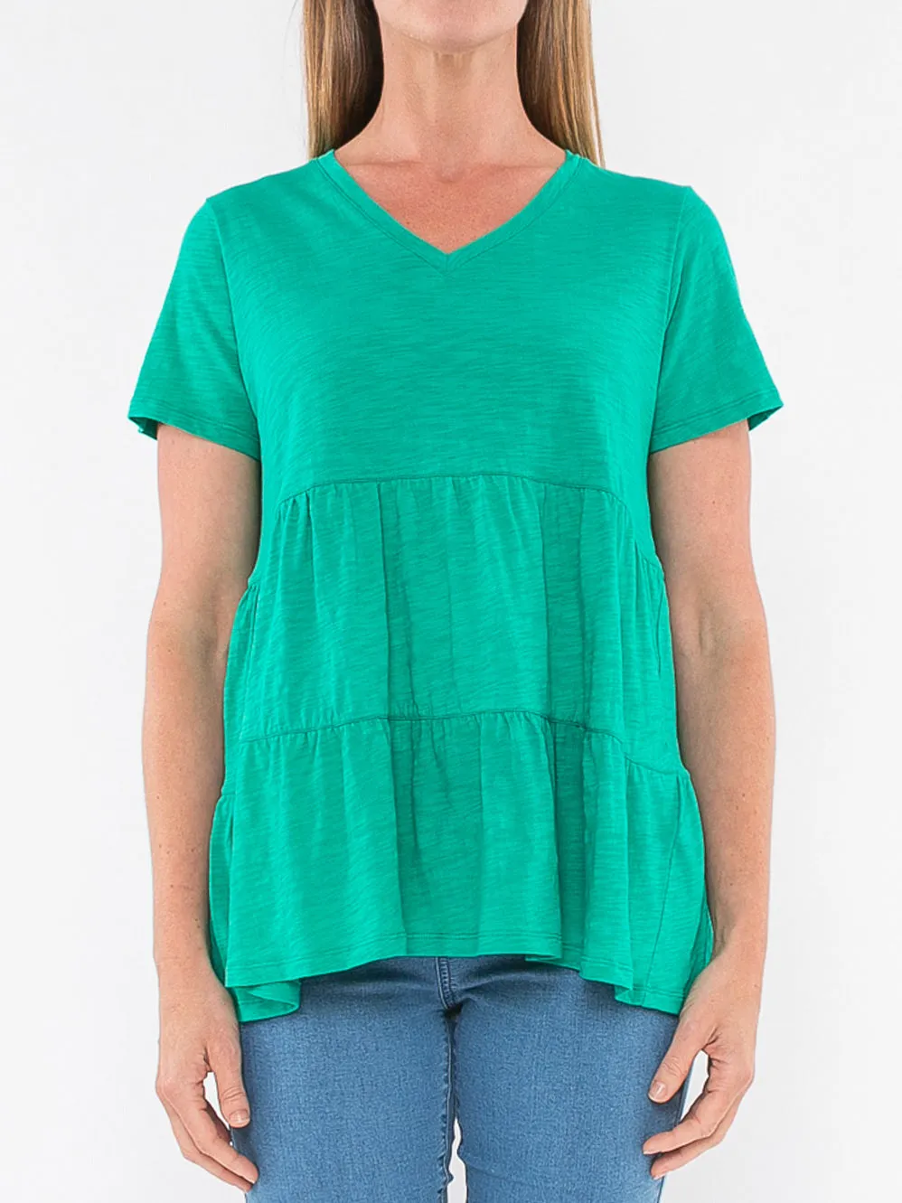 JUMP VEE NECK TIERED TEE